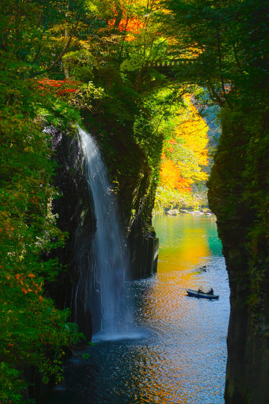 高千穂峡 紅葉（みやざき観光情報フリー写真）
